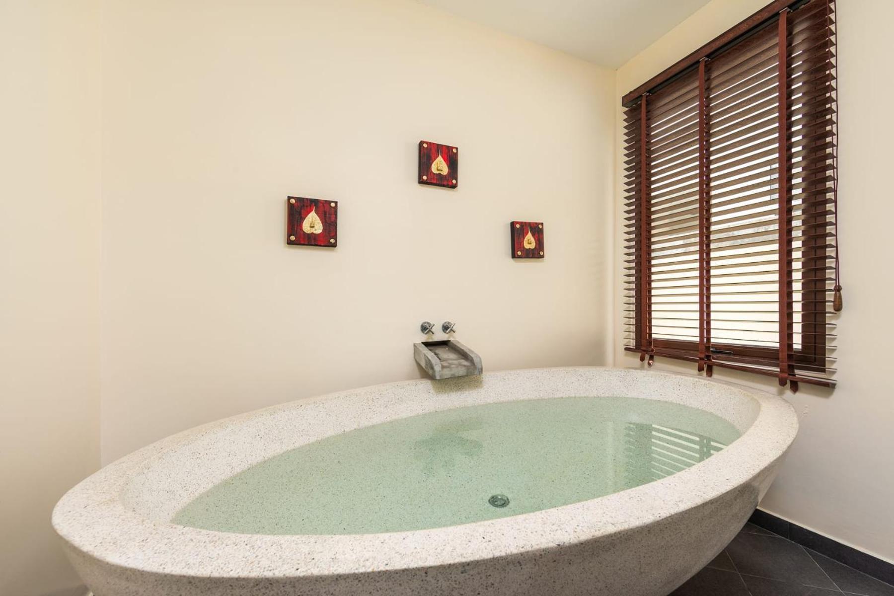 Iorangi| 3 Bedroom Private Pool In Вилла